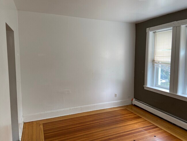 Building Photo - 5 Fairland St