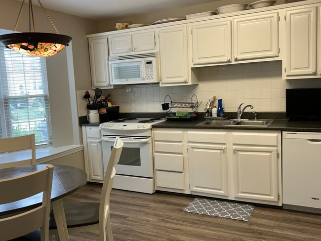 Photo - 10 Far Corners Loop Townhome