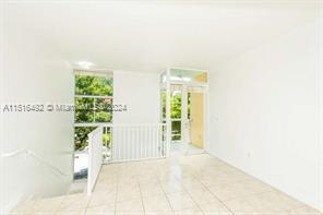 Foto del edificio - 8041 Harding Ave