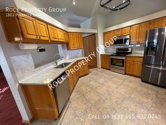 Photo - 1801 Pinnacle Ln House