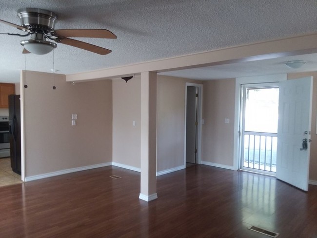 Building Photo - One Bedroom Home
