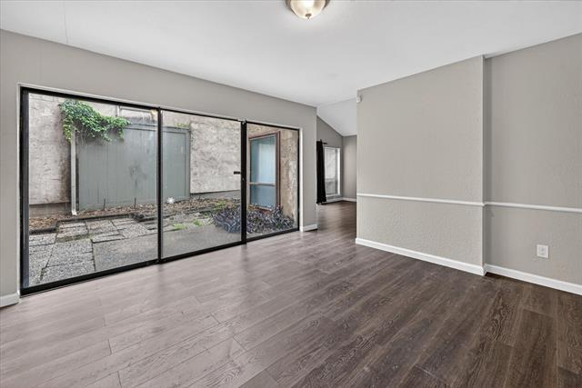 Foto del edificio - 9809 Matchpoint Pl