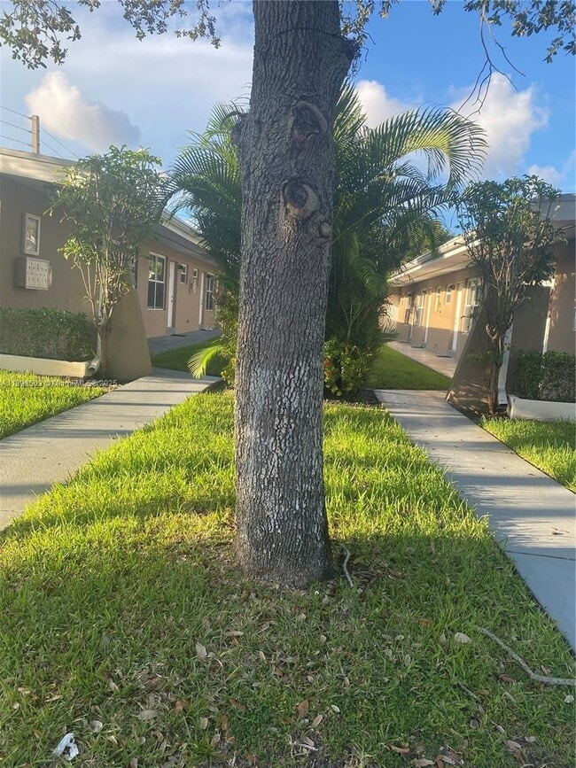 Building Photo - 2011 NE 167th St