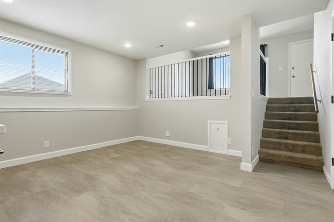 Building Photo - 107 N Orr Dr