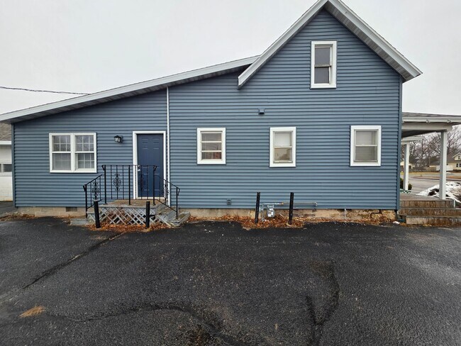 Foto del edificio - 1353 W Grand Ave