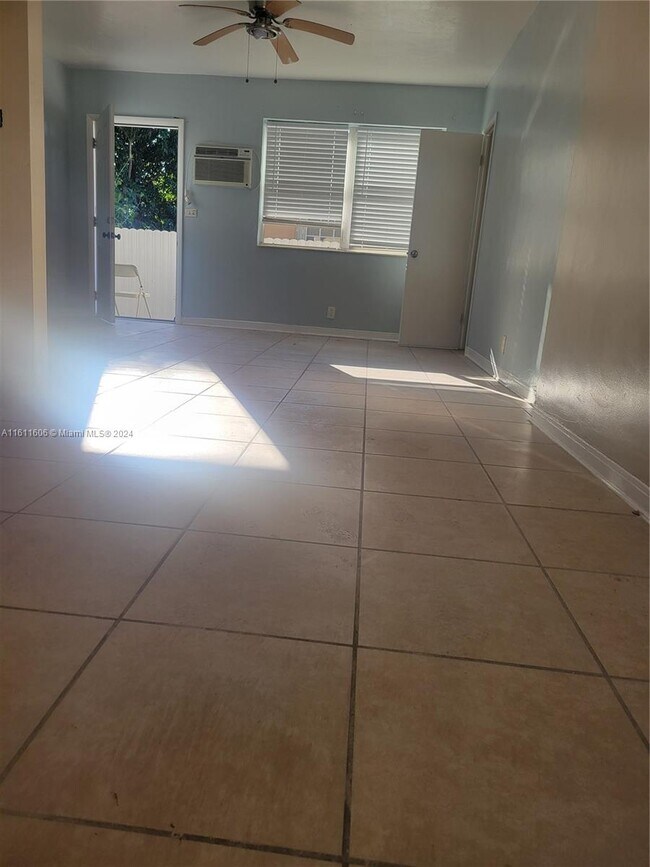 Foto del edificio - 430 NE 173rd St