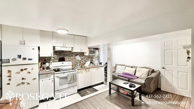 Photo du bâtiment - Newly Renovated 2-Bedroom Basement Apartme...