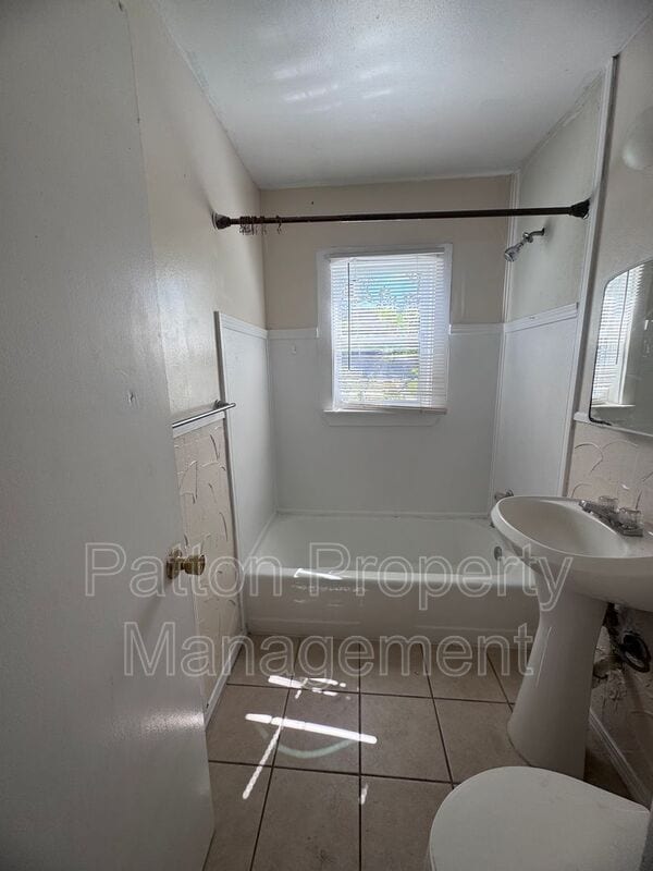 Building Photo - 109 S Palo Duro St