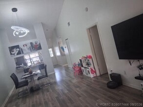 Building Photo - 1200 Parkside Green Dr