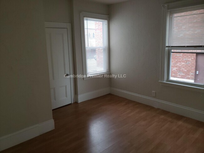 Foto del edificio - 16 Webster Ave