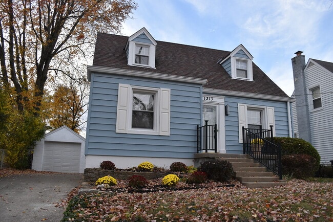 Building Photo - 1313 Bursal Ave