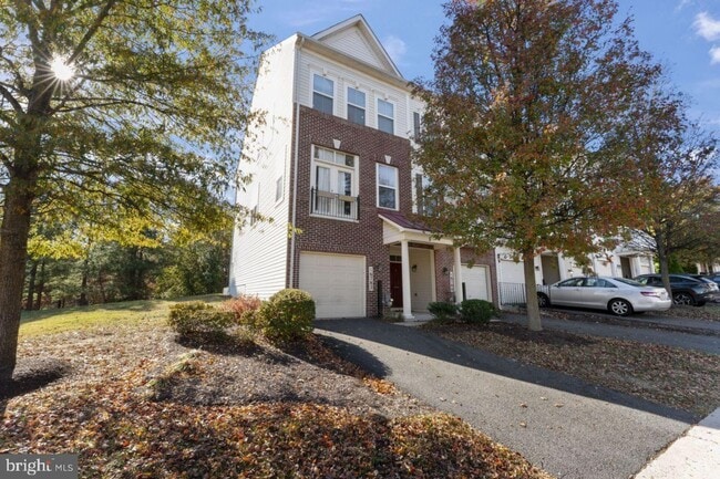 Amazing 3 bedroom/3.5 bathroom Townhouse - Amazing 3 bedroom/3.5 bathroom Townhouse
