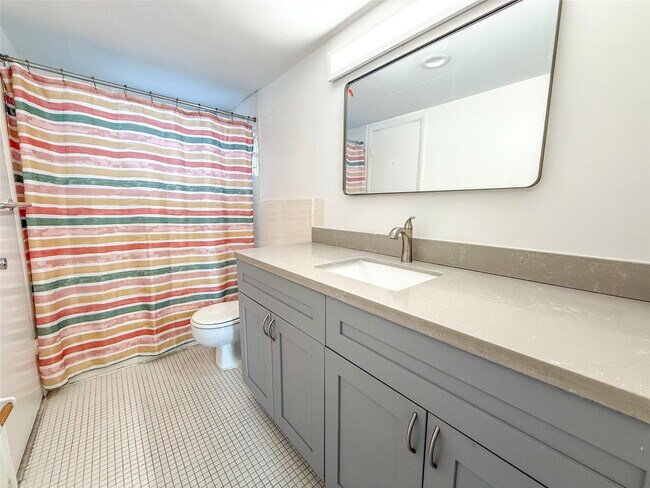 Foto del edificio - 1333 E Hallandale Beach Blvd