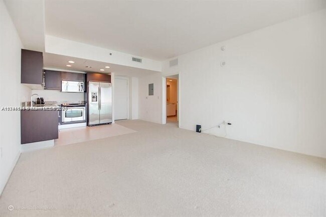 Building Photo - 951 Brickell Ave