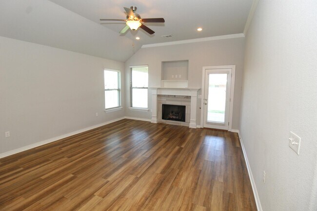 Building Photo - 4418 W Divide Dr