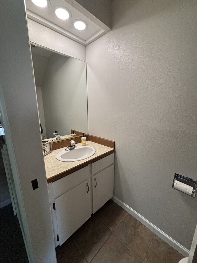 Foto del edificio - 1705 W 950 N