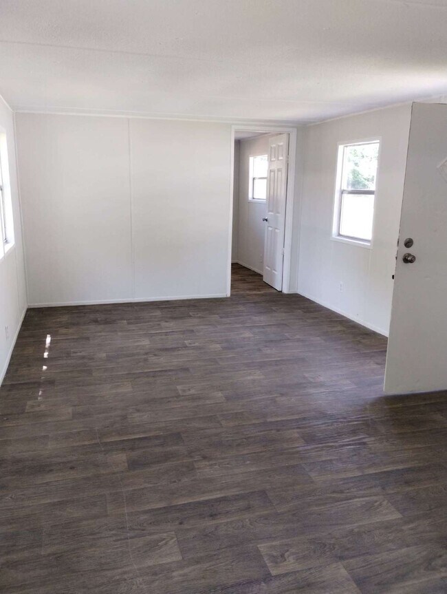 Building Photo - Charming and Comfy Home for Rent (and Sale)