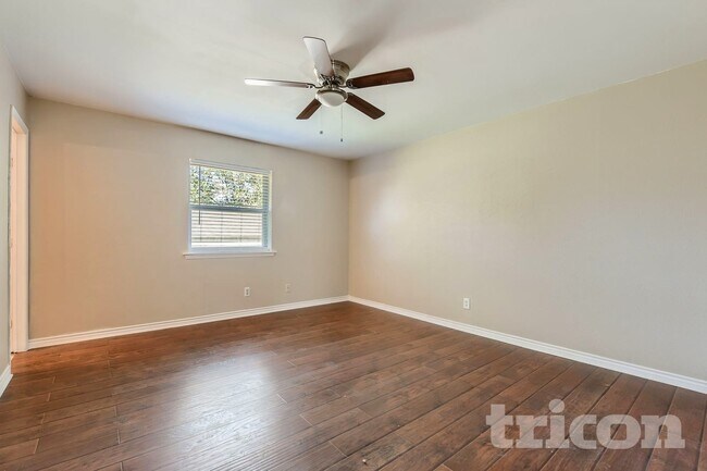 Building Photo - 716 Fair Meadows Dr