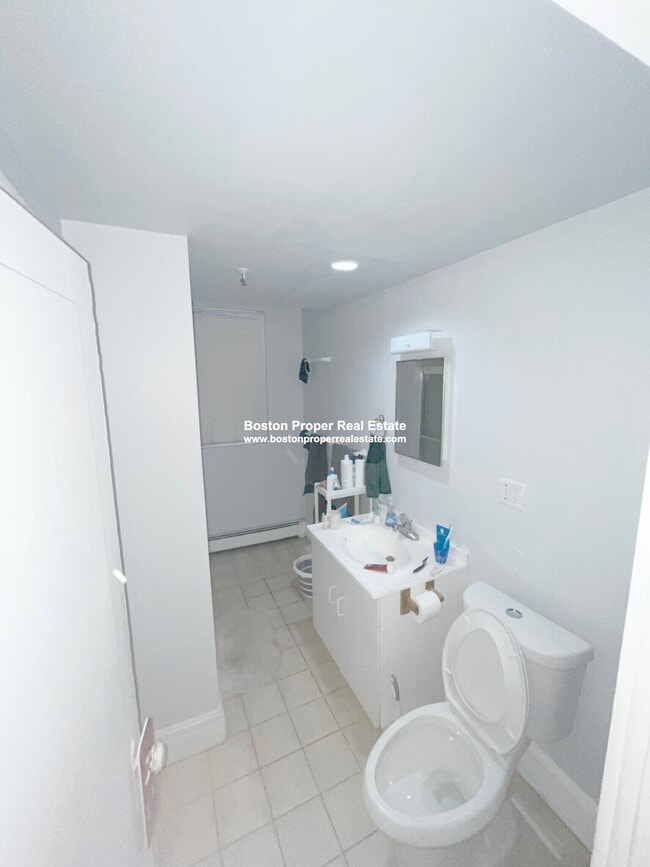 Building Photo - 80 Fenway St