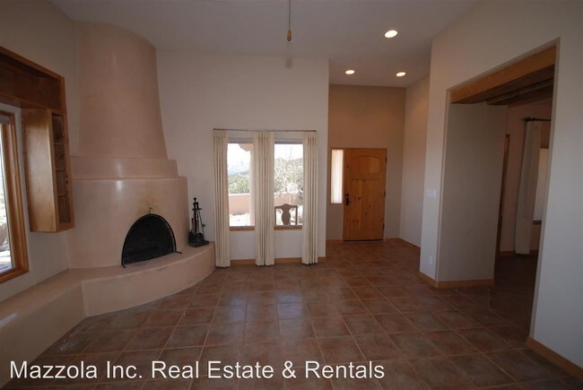 Building Photo - 3 br, 2.5 bath House - 15 Camino Real