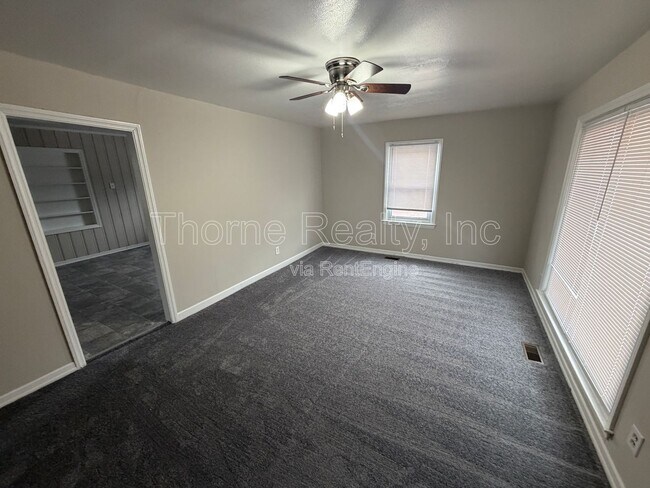 Foto del edificio - 1113 S Cambridge Cir