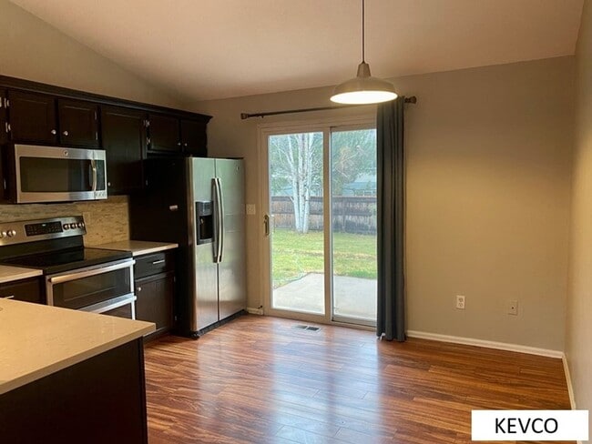 Building Photo - Sweet Home - Central Fort Collins!