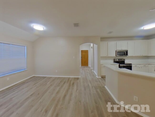 Building Photo - 111 Rockbrook Dr