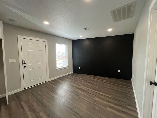 Foto del edificio - 7317 Briefway St