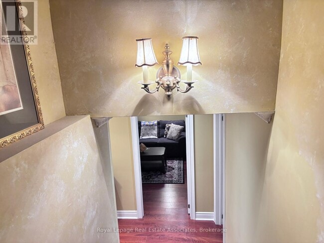 Photo du bâtiment - 79 Princess Valley Crescent