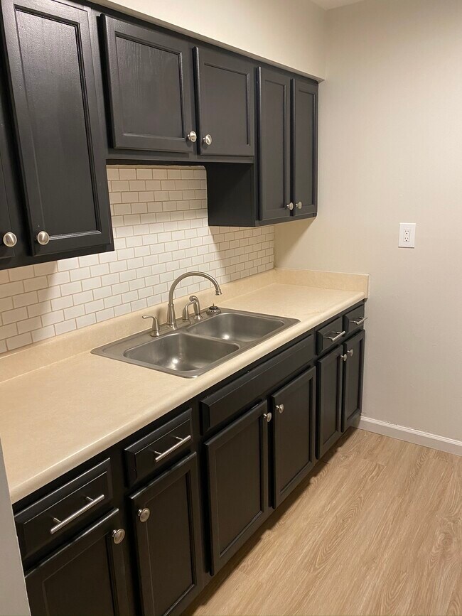 14 Meadows Dr Unit 144, Milford, OH 45150 Apartment for Rent in