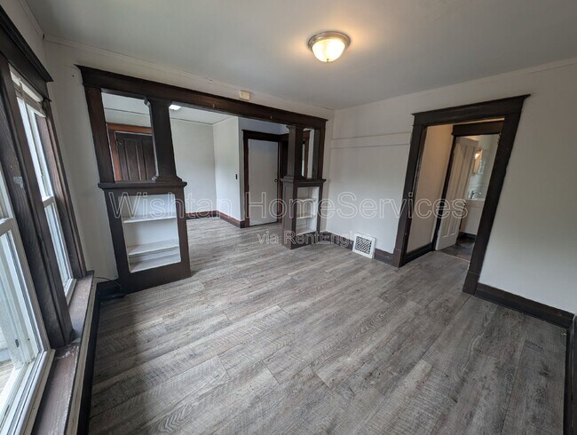 Foto del edificio - 1086 N Cedar St