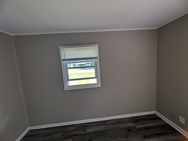 Building Photo - 1402 Bernice Ave 2BR/1BA (Middletown)