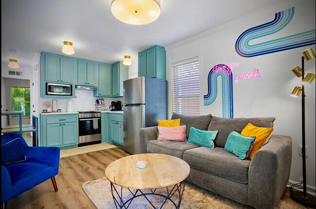 Foto del edificio - 1911 Government St