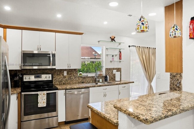 Foto del edificio - 20303 NW 36th Ave