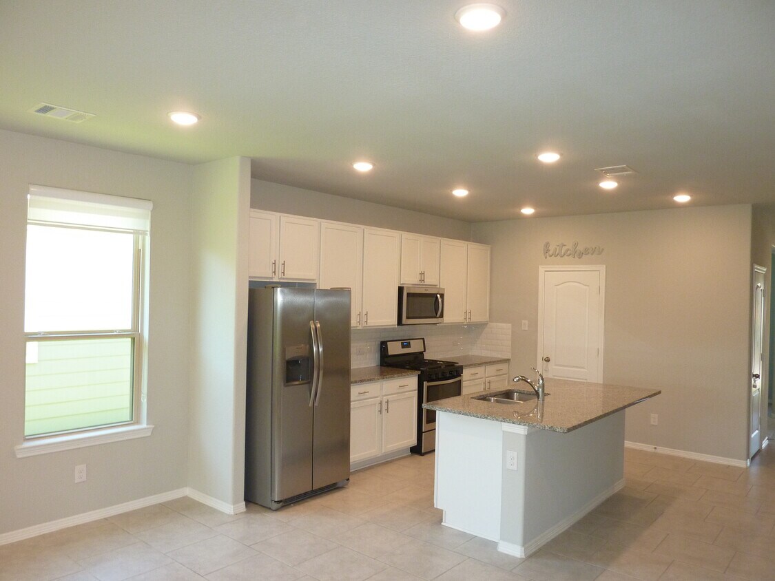 Clean as a whistle. - 25507 Northpark Lake Dr
