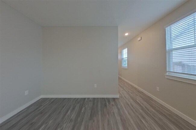 Building Photo - 1709 Mexican Heather Dr
