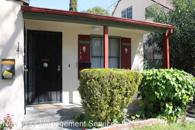 Foto del edificio - 1 br, 1 bath House - 143 School Street
