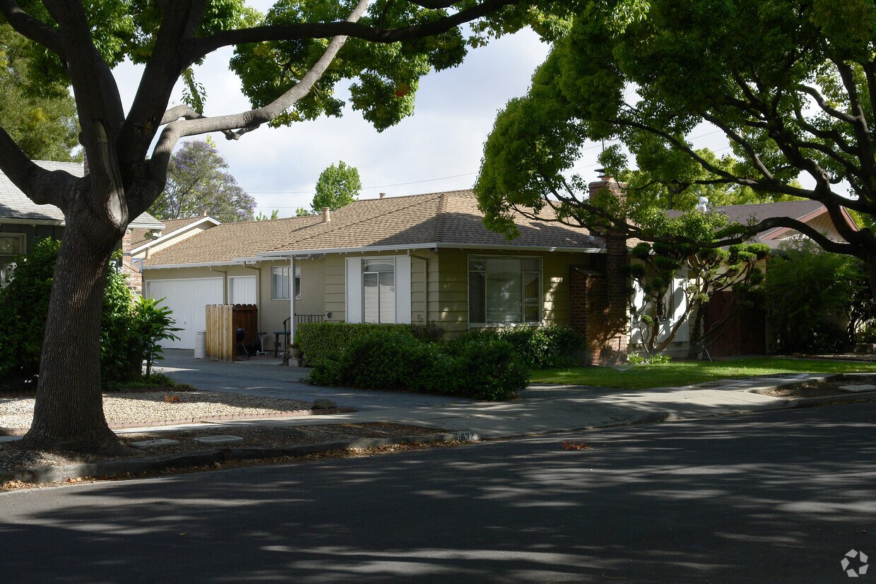 Building Photo - 1622-1624 Lark Ave