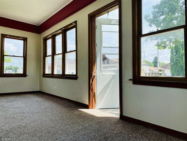 Foto del edificio - 3 br, 1 bath House - 344 S Main St