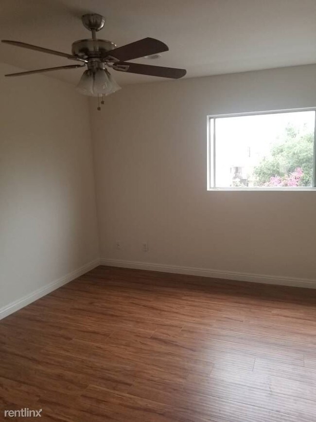 Foto del edificio - 10085 Tujunga Canyon Blvd
