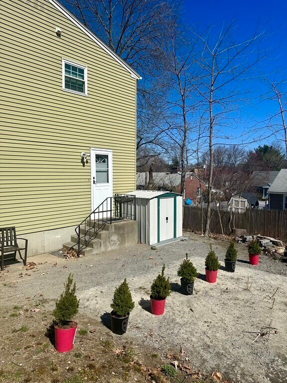 Foto del edificio - 24 Waverly Ln