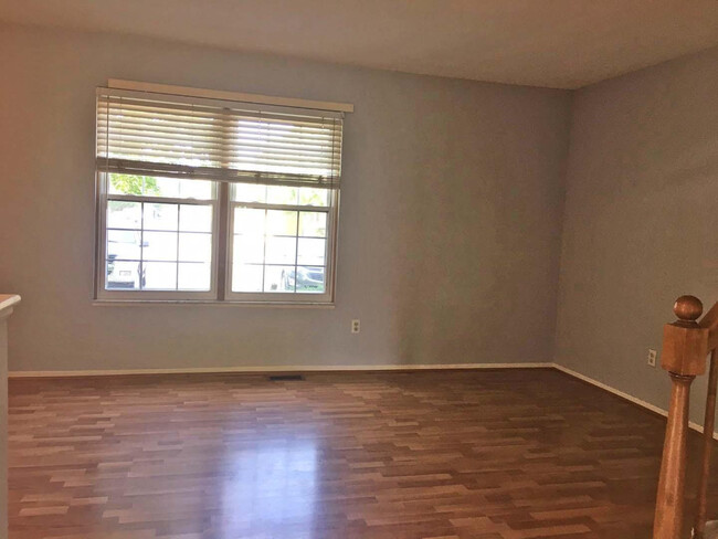 Foto del edificio - 3502 Burbank Dr