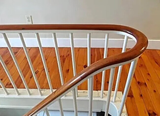 Foto del edificio - 12 Portland Ave