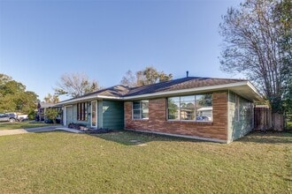 Building Photo - 5822 Black Gum Dr