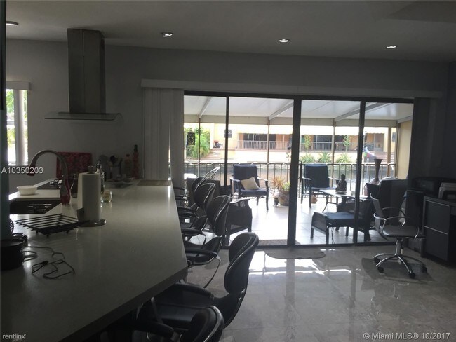 Foto del edificio - 16109 Kingsmoor Way