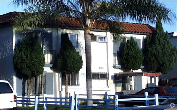 Foto del edificio - 4146 Menlo Ave