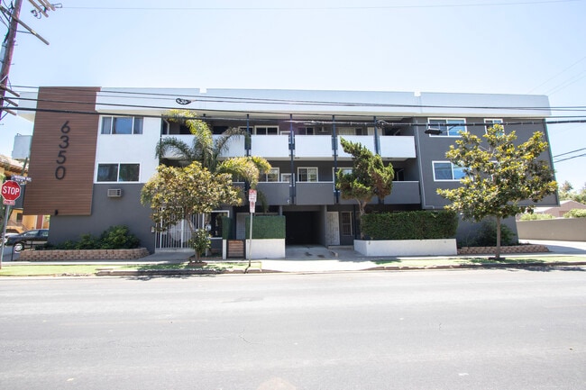 Building Photo - 6350 Willoughby Ave