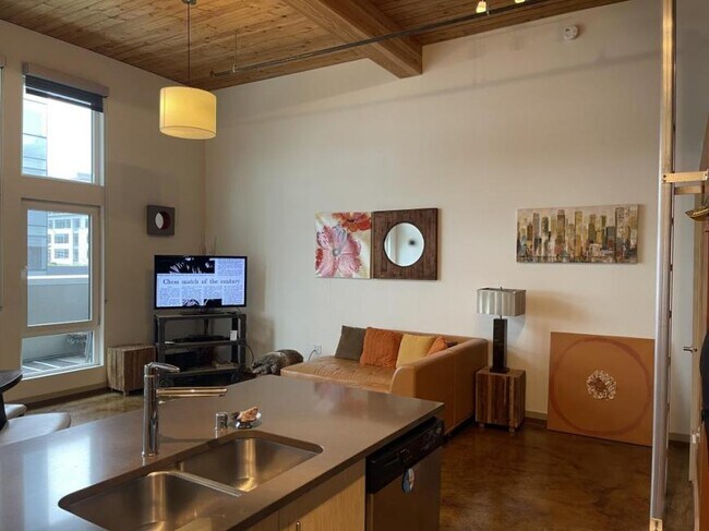 Building Photo - 1 bedroom in Seattle WA 98109