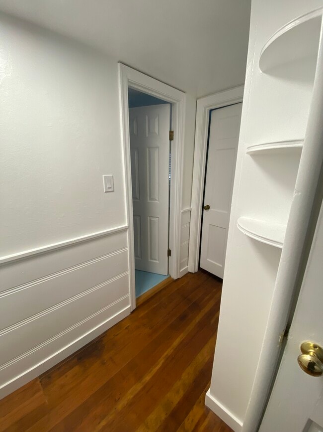 Hallway - 815 19th St