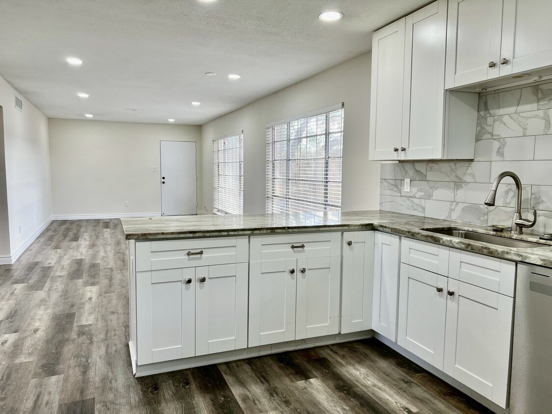 Kitchen with tons of cabinets - 2101 Fountain View Dr (Houston, TX)